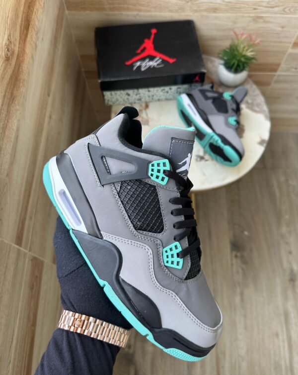 Jordans Retro 4 - Green Glow Edition