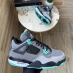Jordans Retro 4 - Green Glow Edition