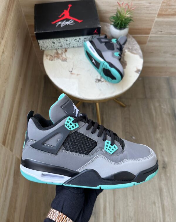 Jordans Retro 4 - Green Glow Edition