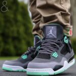 Jordans Retro 4 - Green Glow Edition