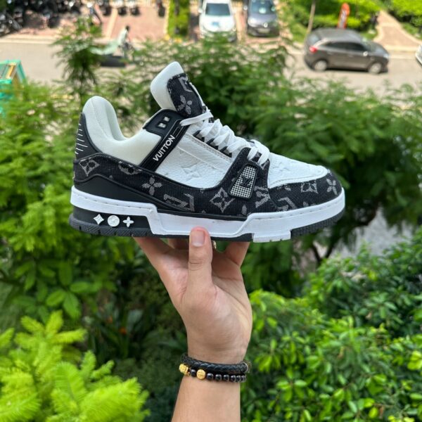 Louis Vuitton 2 Trainers - WeftKart