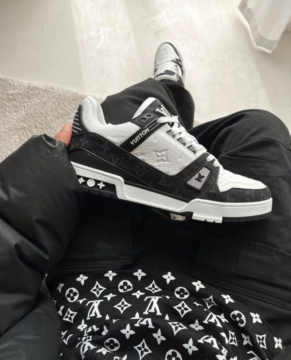 Louis Vuitton 2 Trainers - WeftKart