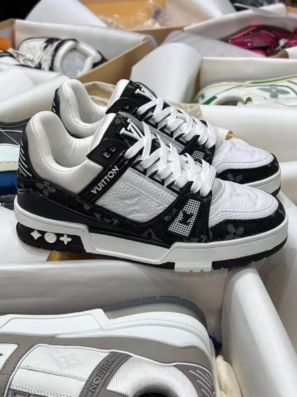Louis Vuitton 2 Trainers - WeftKart
