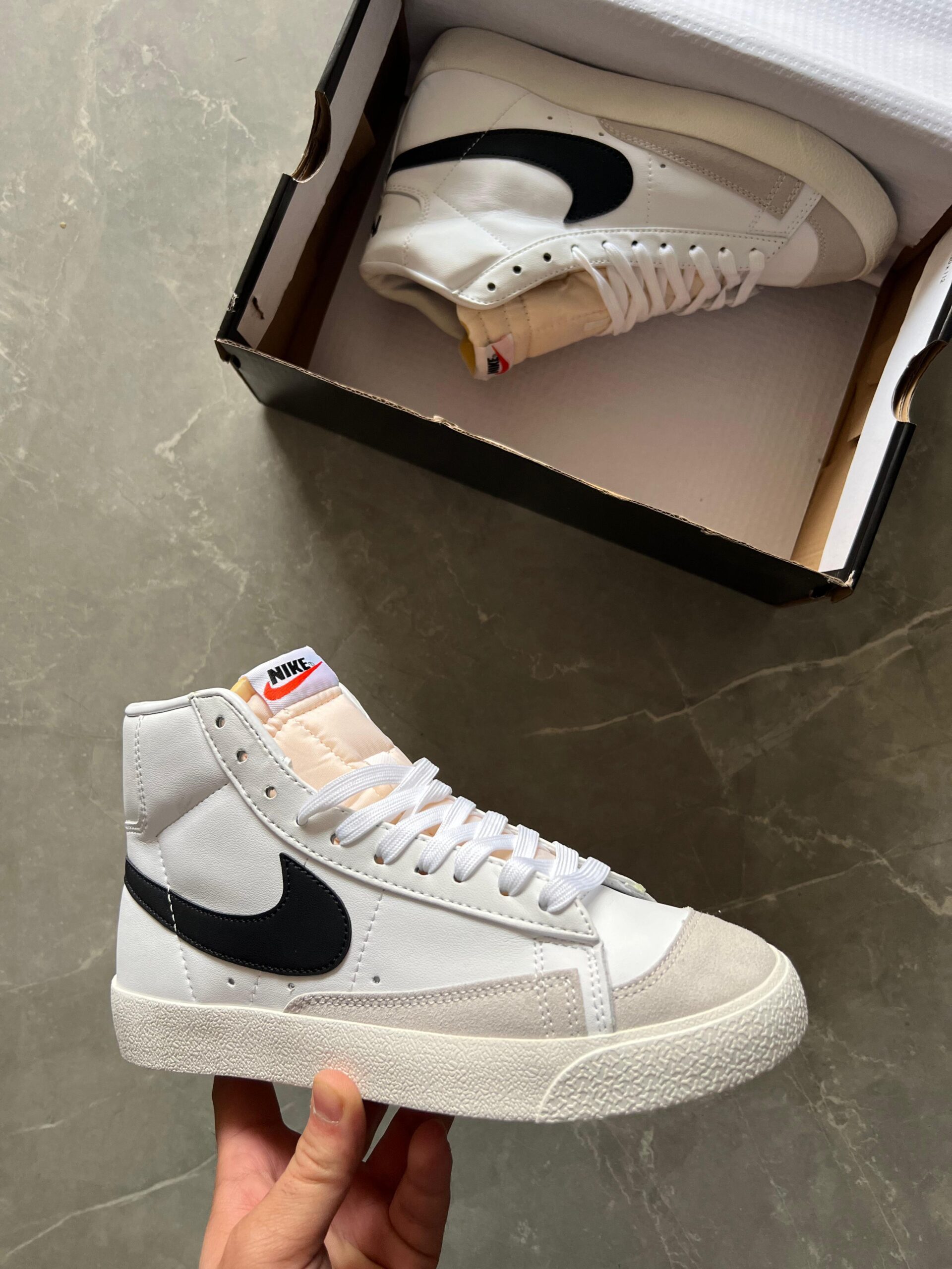 Branded Blazer Mid Vintage Sneakers