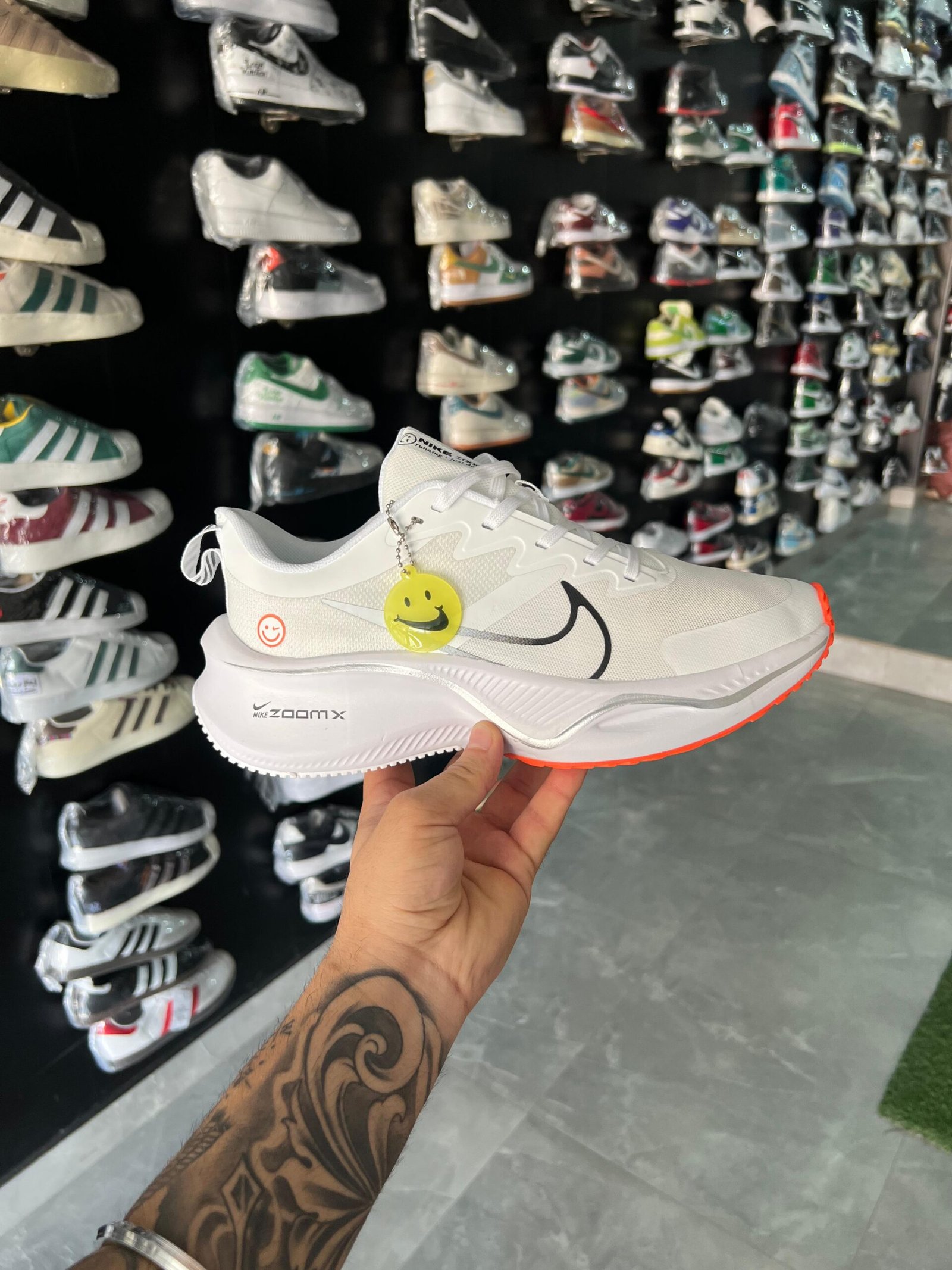 Nike happy face slides deals