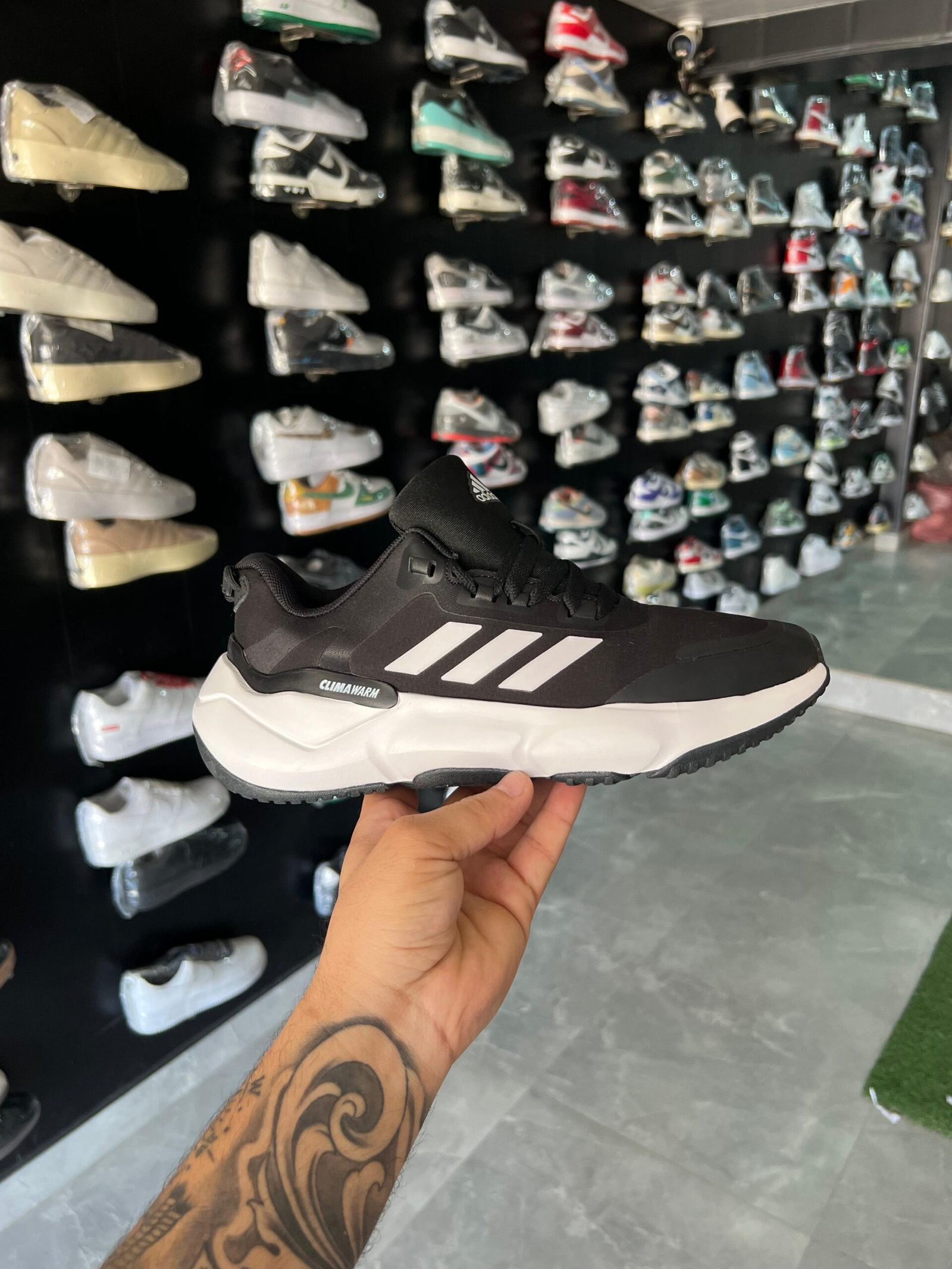 Adidas us falcon replica store