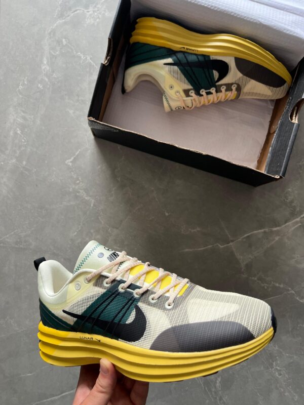 Nike Lunar Roam Sneakers - WeftKart
