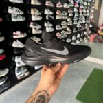 Nike Zoom Vomero 15 - (Black)