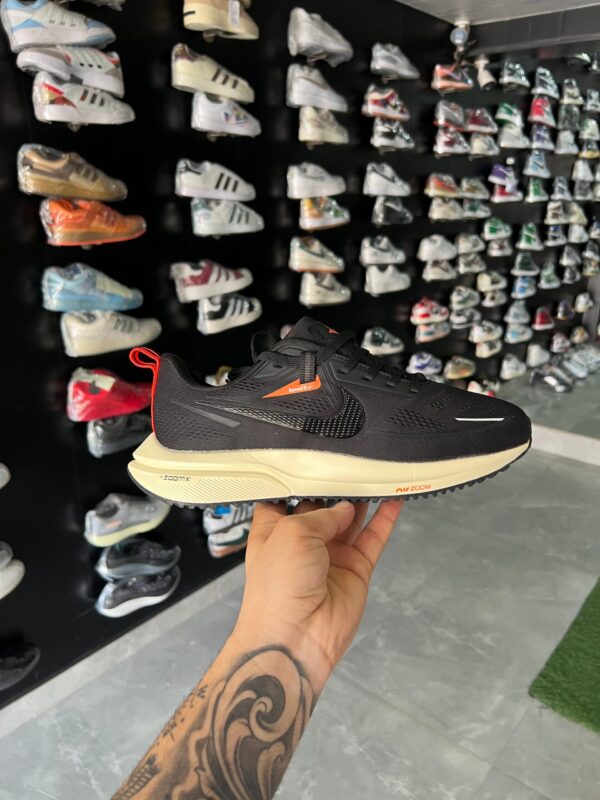Nike Vomero Speed Shoes (Black)