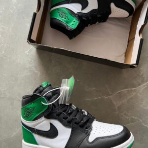 Sneaker First Copy