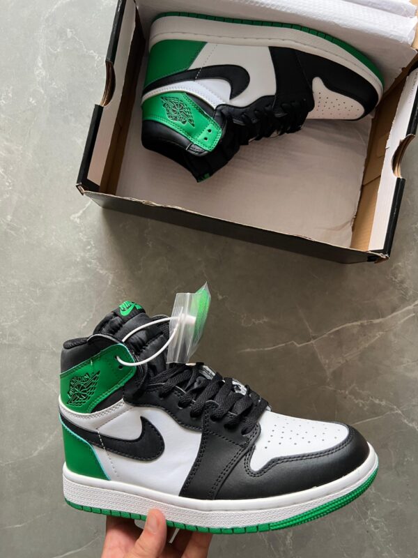 Sneaker First Copy