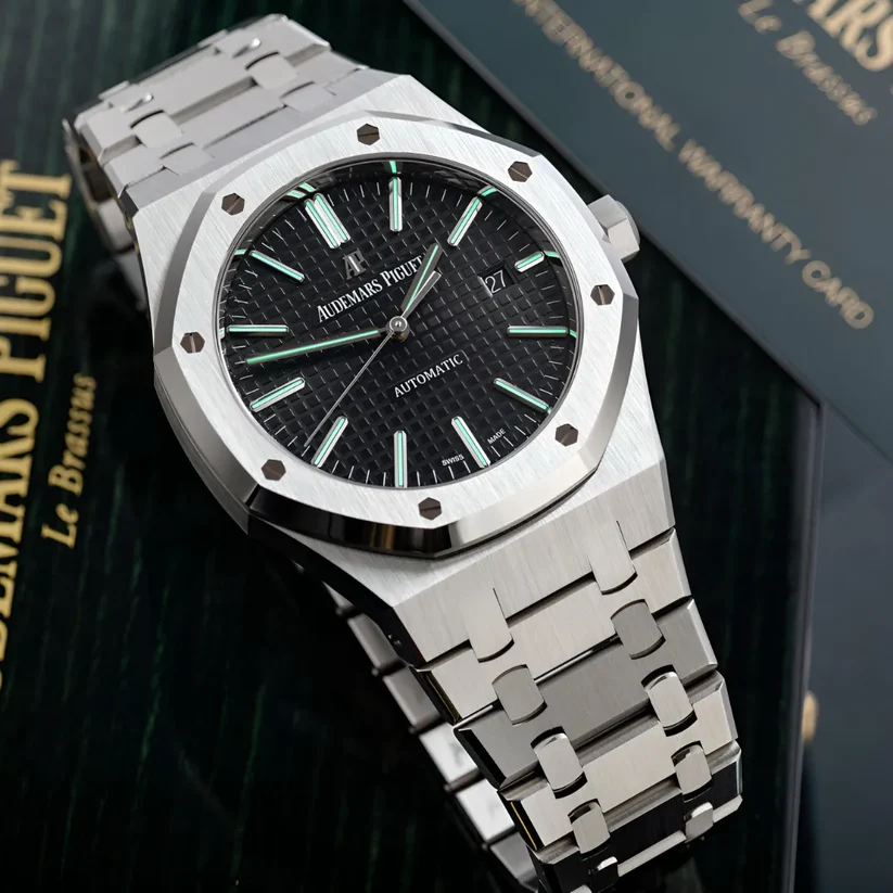 Audemars Piguet Royal Oak Jumbo 15400 Watch Audemars Piguet Royal Oak Jumbo 15400 Watch