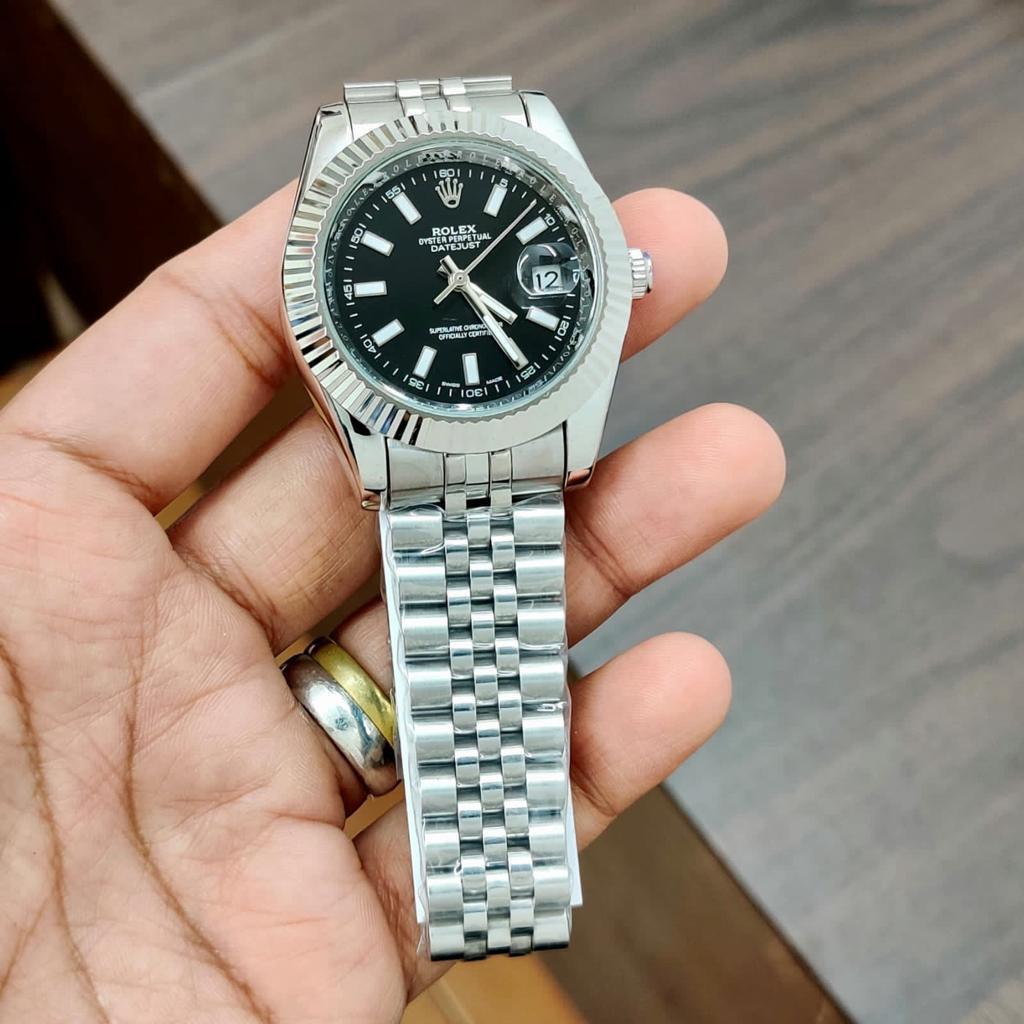 Black Stainless Steel Rolex Daytona Oyester Perpetual Watch Black Stainless Steel Rolex Daytona Oyester Perpetual Watch