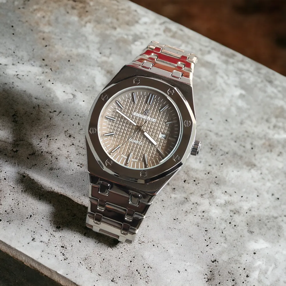 buy-luxurious-audemars-piguet-watch-for-men-ct653.webp