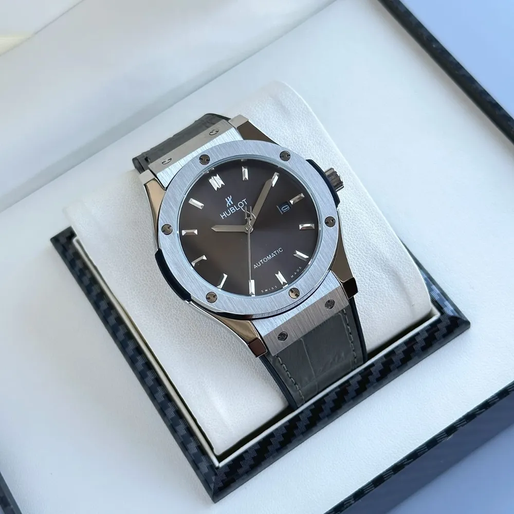 buy-luxurious-hublot-watch-for-men-ic164.webp