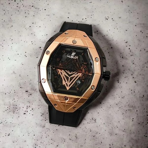 buy-premium-hublot-watch-for-men-uns836.jpg