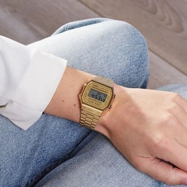 buy-stylish-casio-vintage-watch-for-men-luc131-2.jpg