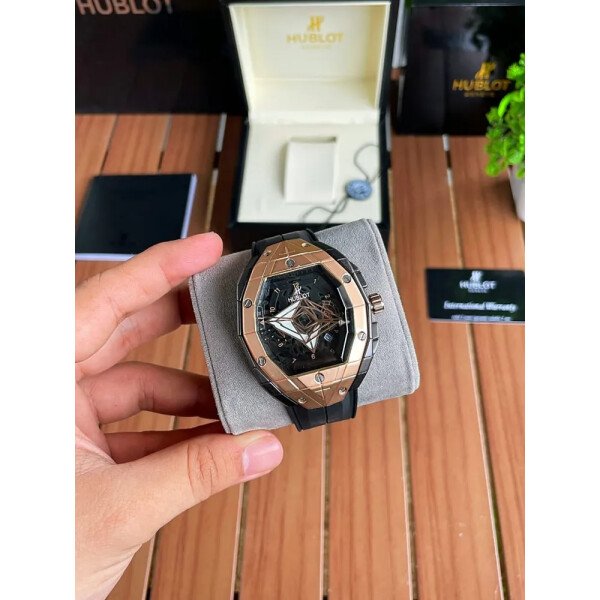 buy-stylish-hublot-watch-for-men-cso1386.jpg