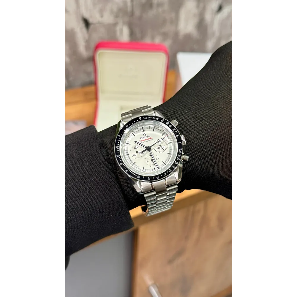 buy-stylish-omega-speedmaster-watch-for-men-ake35.webp