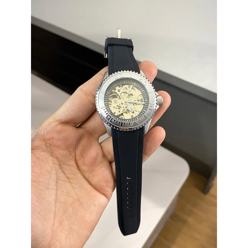 buy-stylish-seiko-watch-for-men-sg716.webp