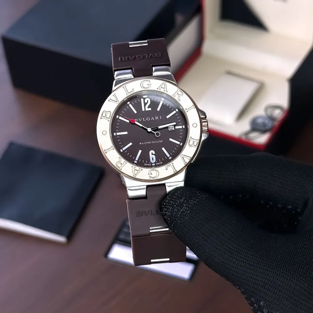 buy-trendy-bvlgari-watch-for-men-cs4181.webp
