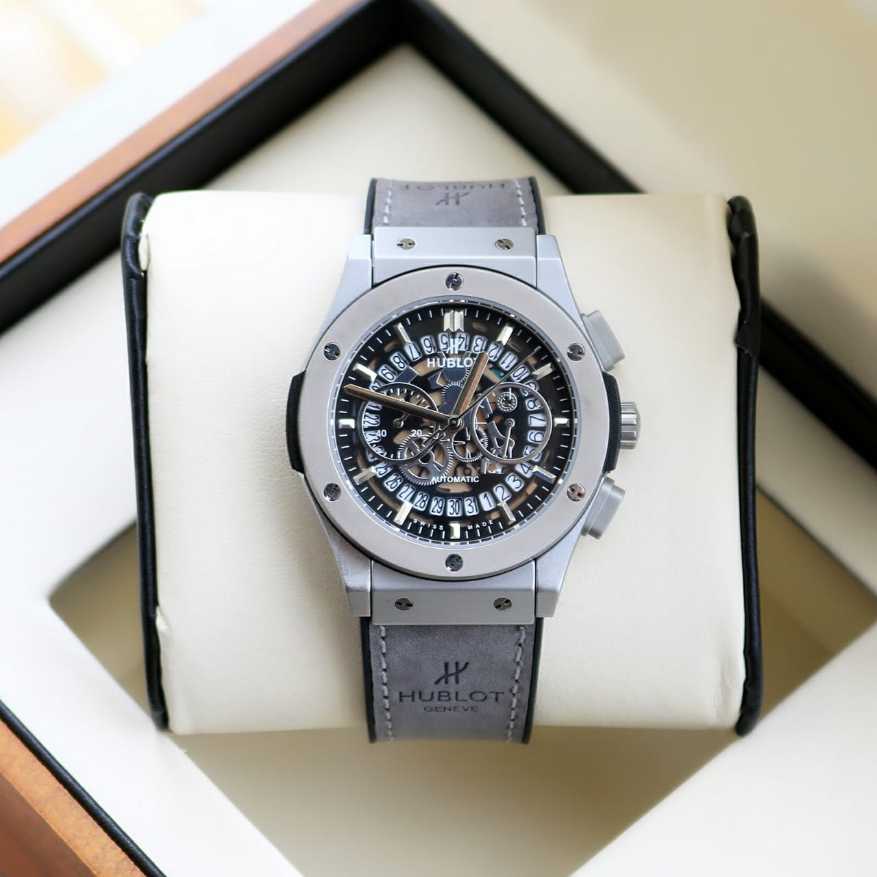 Hublot Silver Chronograph First Copy Watch Hublot Silver Chronograph First Copy Watch