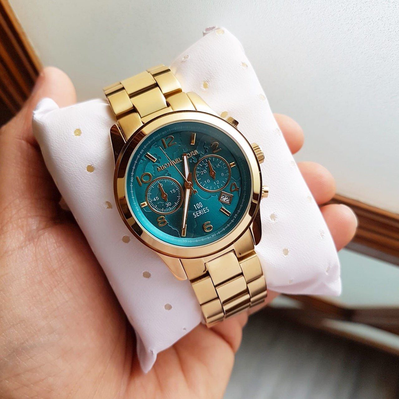 Michael Kors 100 Series Hunger Stop First Copy Watch Michael Kors 100 Series Hunger Stop First Copy Watch