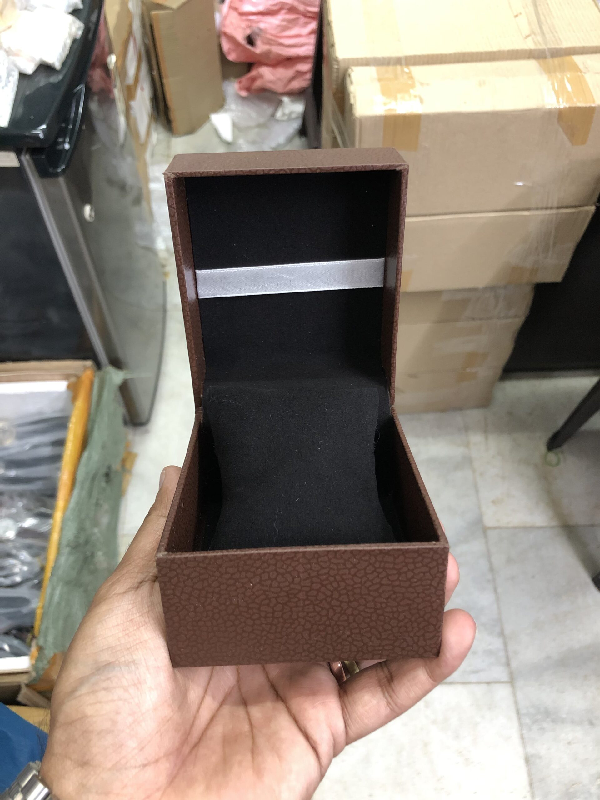 Packed in Premium Hard Case Leather Brand name Box Packed in Premium Hard Case Leather Brand name Box