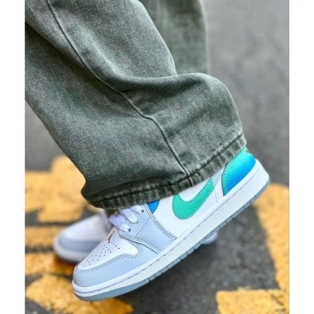 1-Jordan-Retro-1-Low-SE-Emerald-Rise-3199-1.webp