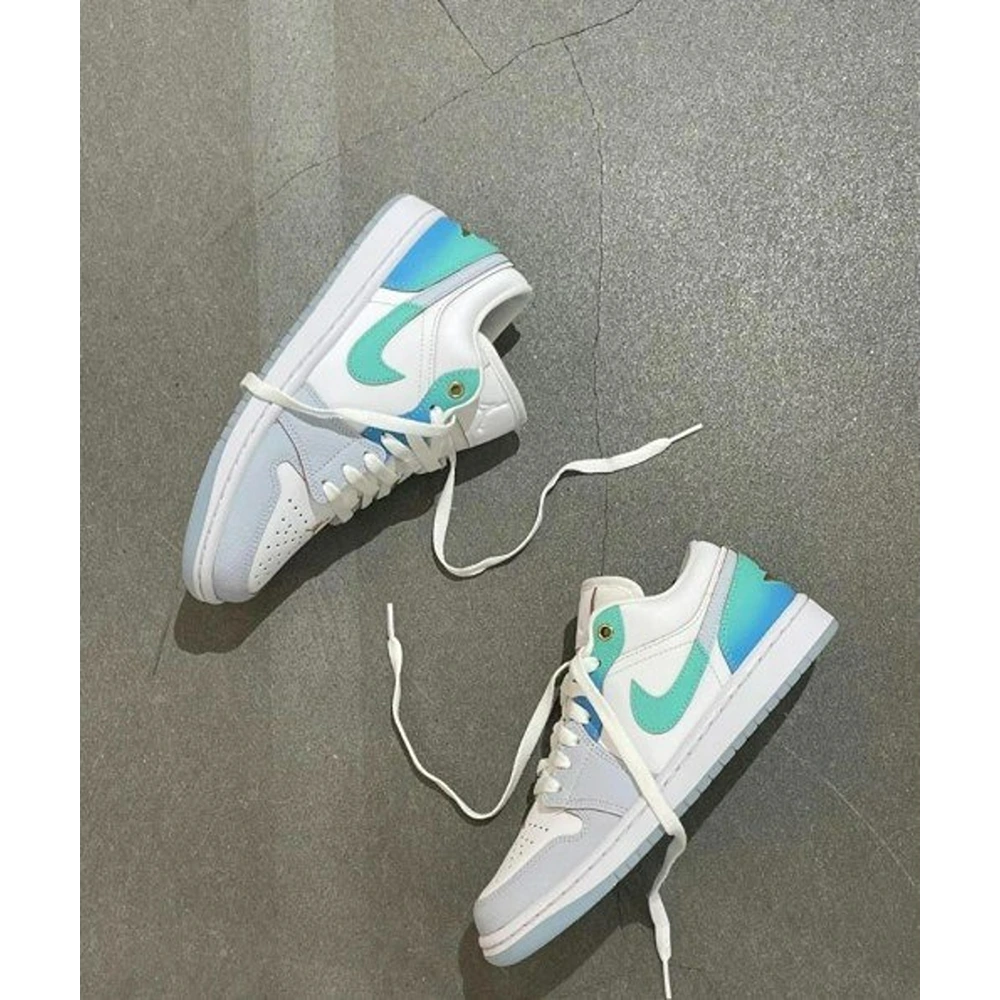 1-Jordan-Retro-1-Low-SE-Emerald-Rise-3199-3.webp