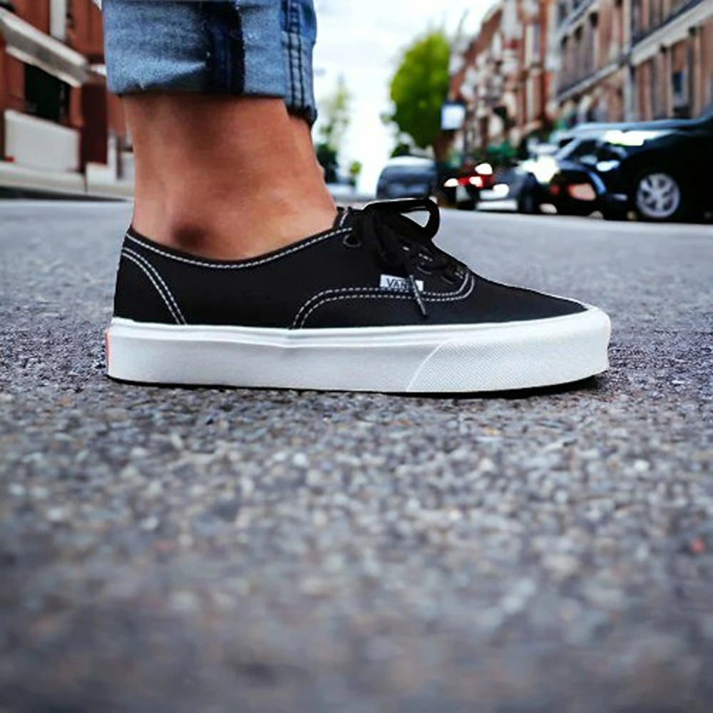 13-Vans-Classis-LXVI-Authentic-Black-White-For-Mens-1699-5.webp