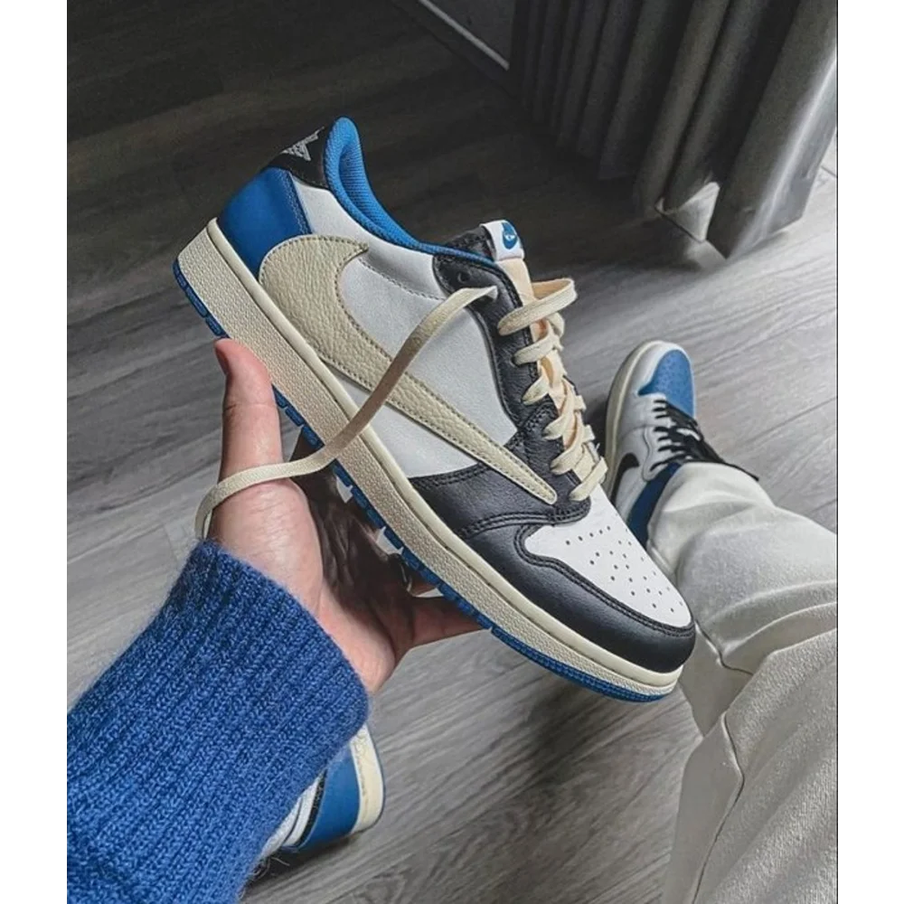2-Nike-air-jordan-retro-1-low-fragment-x-travis-scott-3399-1.webp