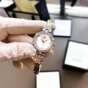 Classic Gucci Watch for Women (SG8372)