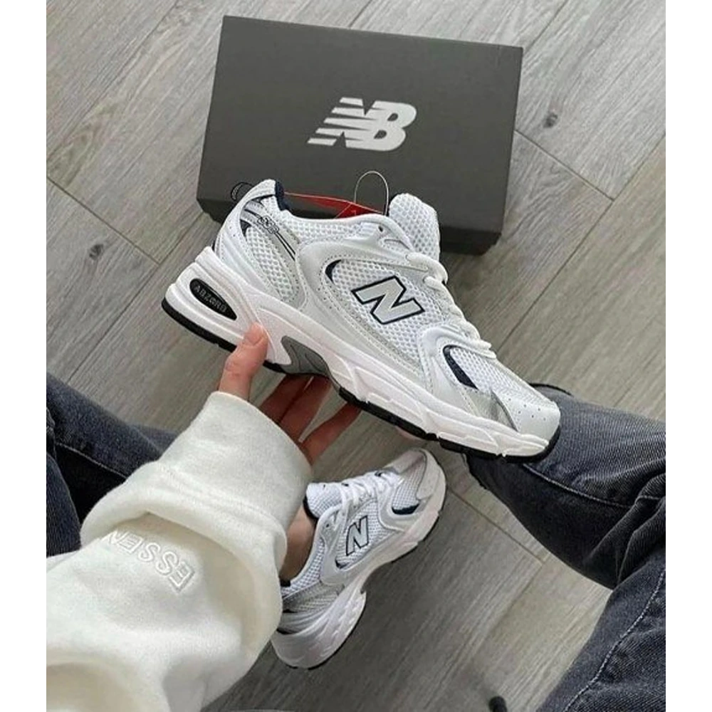 20-New-Balance-530-White-Navy-3399-2.webp