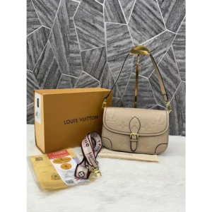 Premium Louis Vuitton Handbag For Women (RF315)