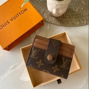 Classy Louis Vuitton Handbag for Women (SOS2570)
