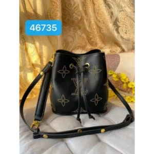 Classy Louis Vuitton Handbag for Women (SOS25566)