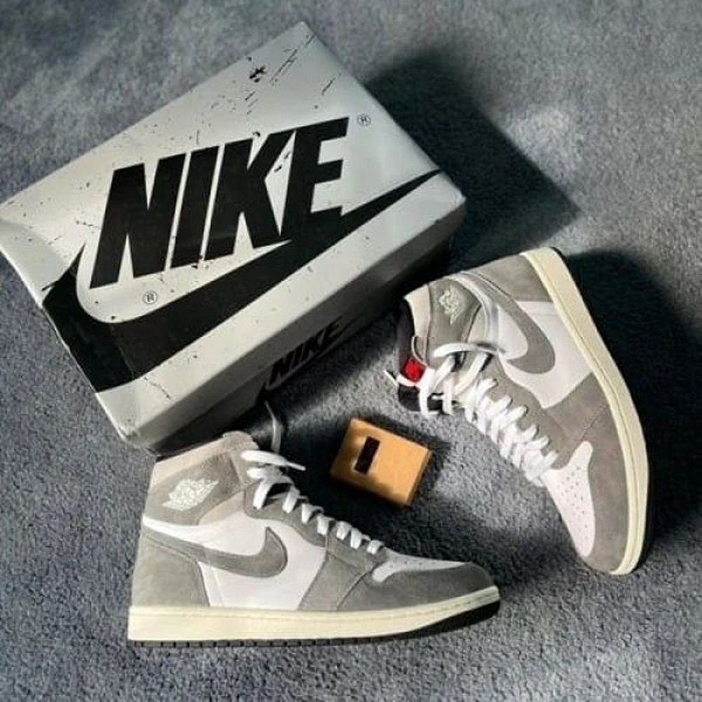 8-Nike-Air-Jordan-1-Dior-High-SurPlus-Semi-UA-With-2-Key-Chains-Tags-Laces-OG-Box-3499-2.webp