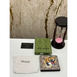 Stylish Gucci Wallet For Men (CT529)