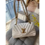 First Copy Louis Vuitton Handbag For Women (SW6812)