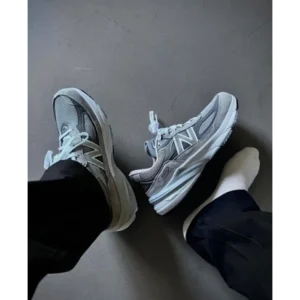First Copy New Balance 990 V6 Classic Grey Reflective Shoes For Men (LL502)