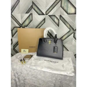 Imported Burberry Handbag For Women (LUB56)