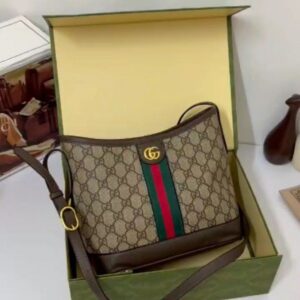 Classy Gucci Handbag For Women (SFS1302)