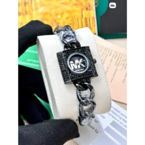 Classy Michael Kors Watch For Women (SIS421)