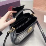 First Copy Tory Burch Handbag for Women (UPS112)