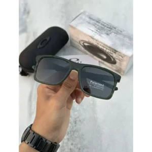 Stylish Men's Oakley Sunglasses (FF224)