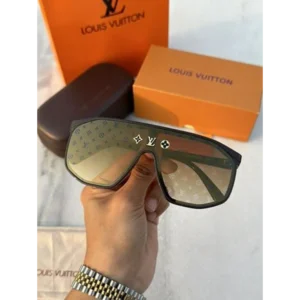 Stylish Men's Louis Vuitton Sunglasses (FF243)
