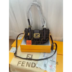 Trendy Fendi Handbag for Women (UPS156)