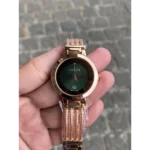 Classy Gucci Watch For Women (SG-8561)