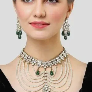 Karatcart Pearl Beaded and Green Tumble Kundan Choker Neckalce Set for Women